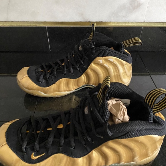 Nike Air Foamposite One 'Metallic Gold' - Picture 4 of 12